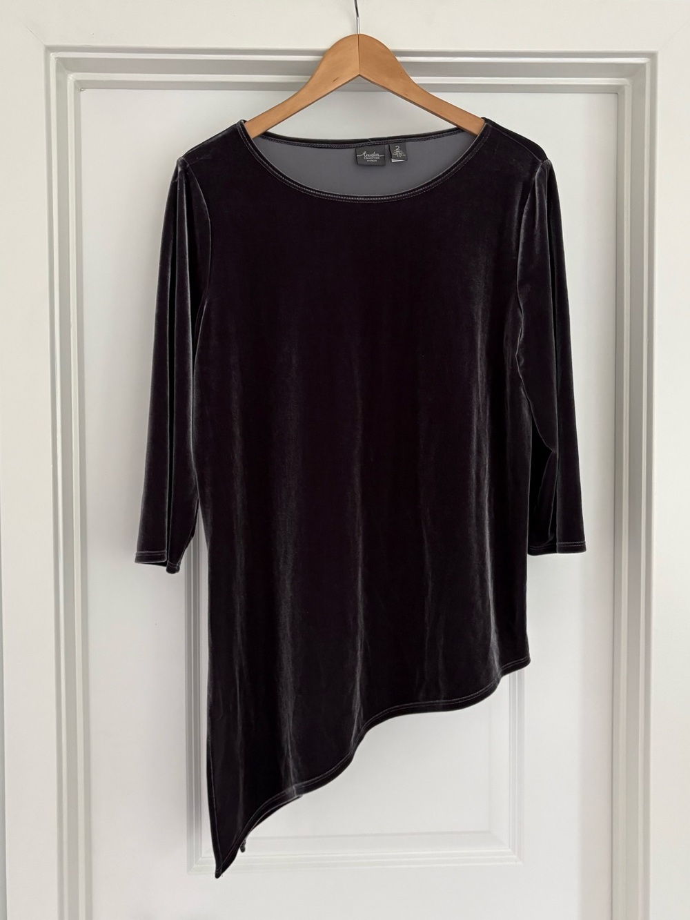 Chico’s Velvet Travelers Asymmetric Top L